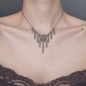 Gothic V-shaped chainmaille necklace with a small silver chain